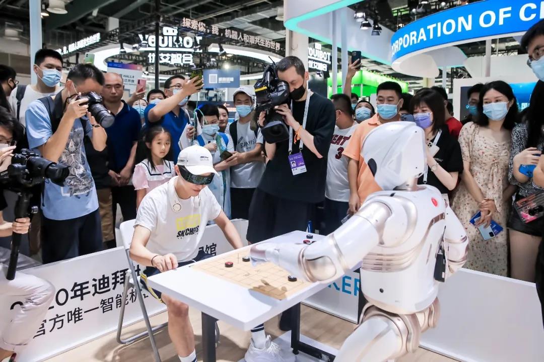 央视《强国基石》：中国人形机器人的“创新蝶变”之路